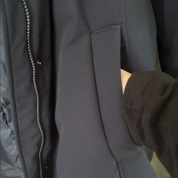 Uniqlo Navy Long Puffer Coat with Plush Detachable Hood - Picture 10 of 12